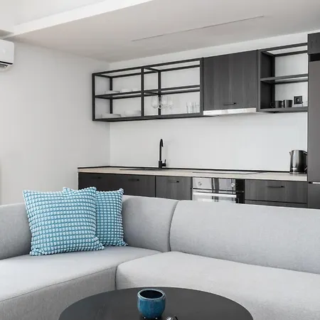 Celine By Halu!, Spacious Next To Business Hub Apartamento